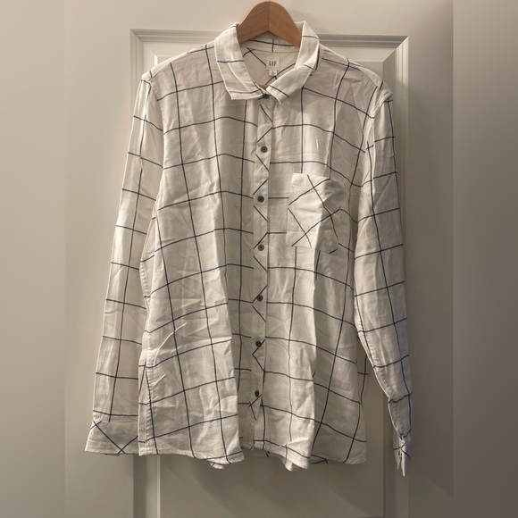 GAP Tops - GAP White and Black Checkered Button Down Shirt
